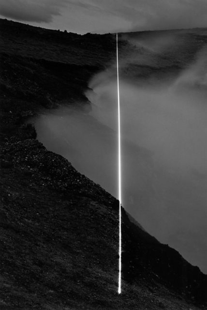 Magdalena Jetelová, Ohne Titel (aus der Serie